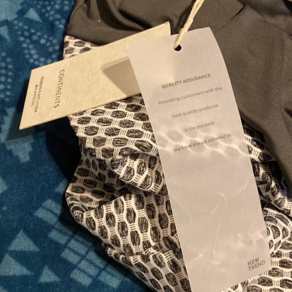 NWT CONTINENTS TRENDY LEGGINGS - Picture 5 of 5
